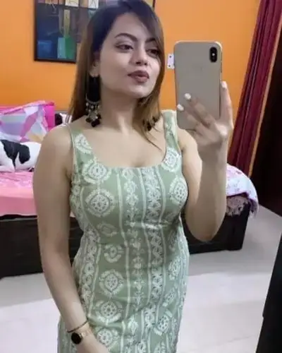 Call Girl in Davorlim